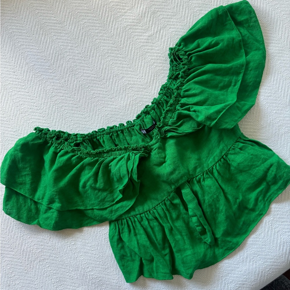 Zara Green blouse Size Small 💚
